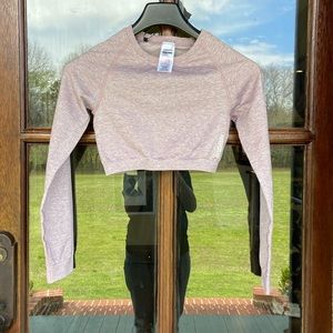 Gymshark Adapt long‎ sleeve crop top. Size M